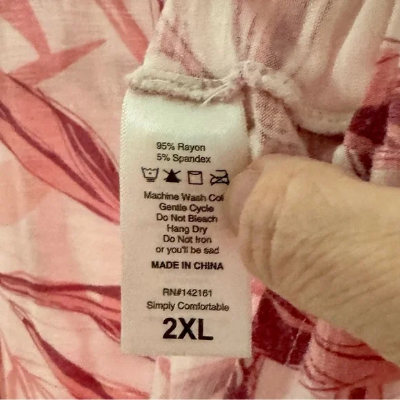 Pink Leaf Print Top - Picture 6 of 6